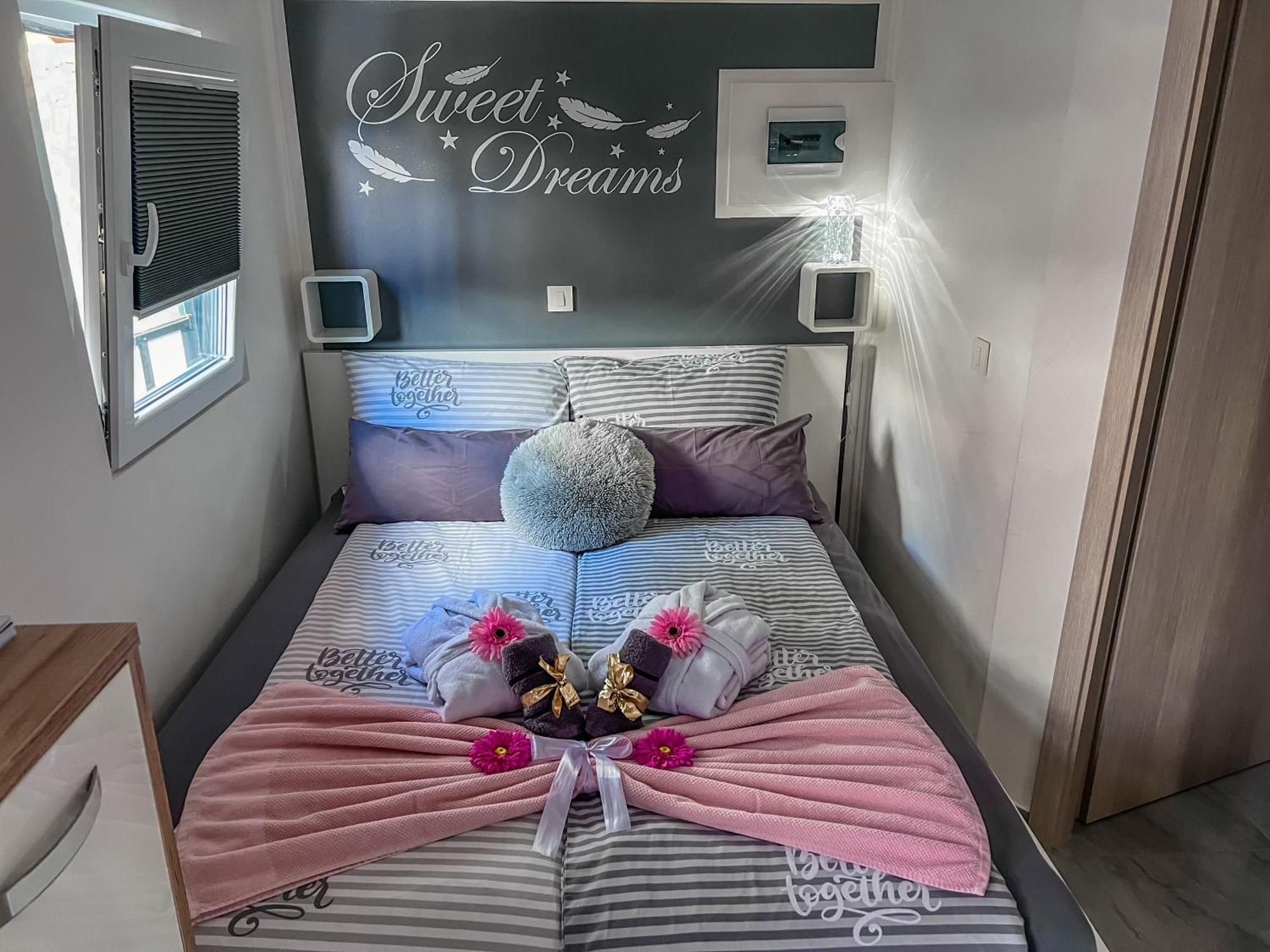 Apartment Sova Or Deluxe Room 33 ブレッド エクステリア 写真