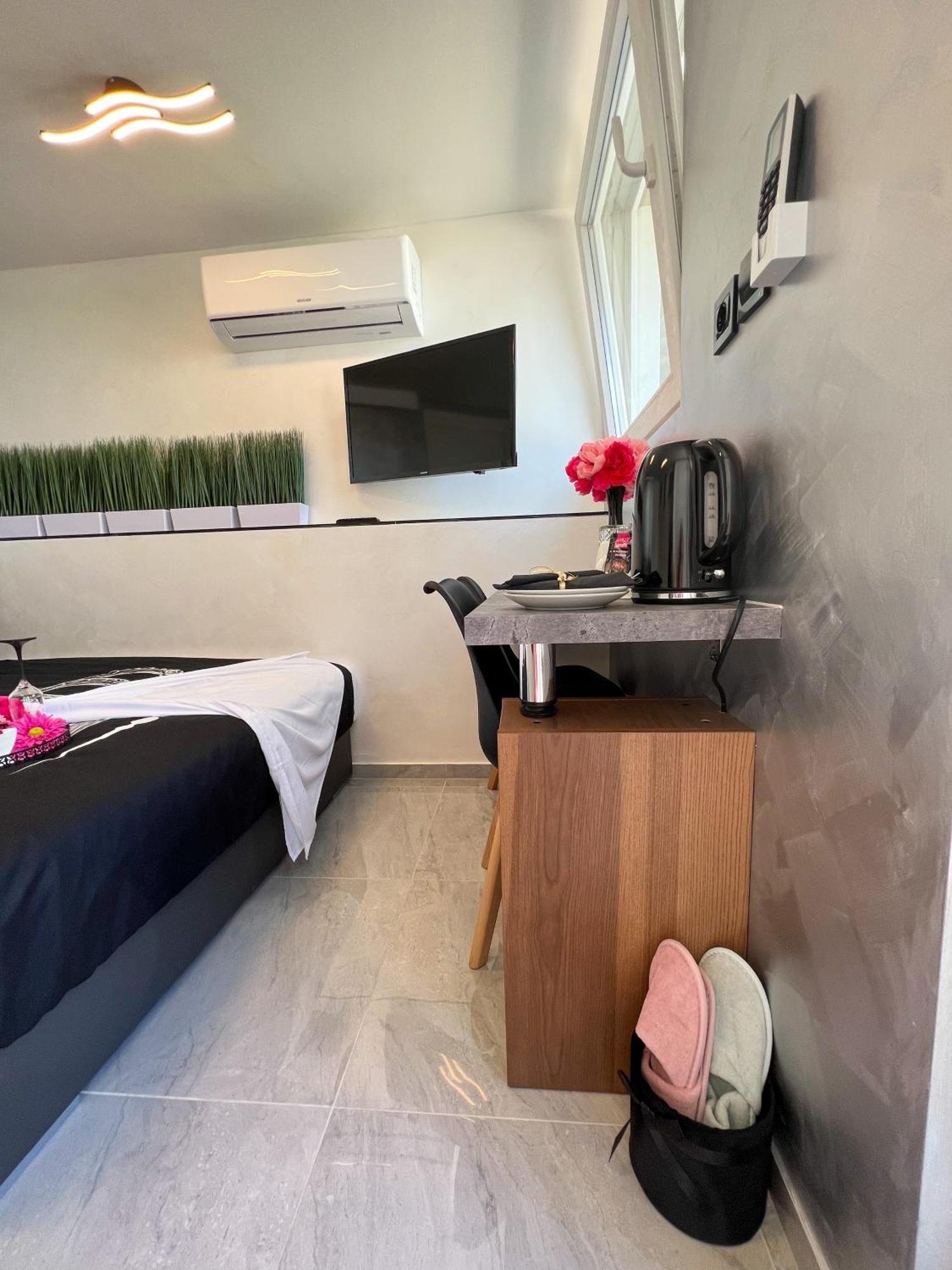 Apartment Sova Or Deluxe Room 33 ブレッド エクステリア 写真